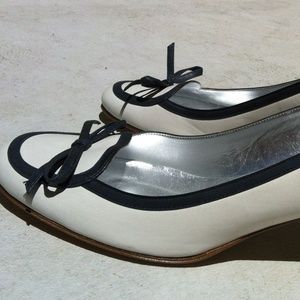 Saks Fifth Avenue NWOB Cream Kitten Heel Bow Pumps